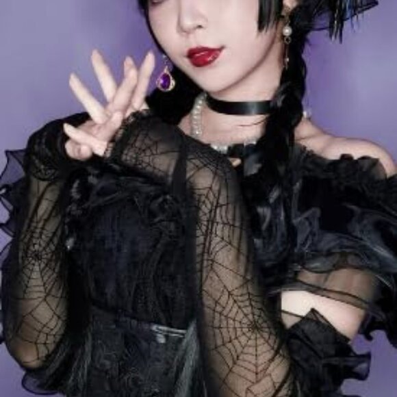 Long Black Opera Lace Gloves - Fingerless Evening Gloves for Women Spider Web - Picture 4 of 6